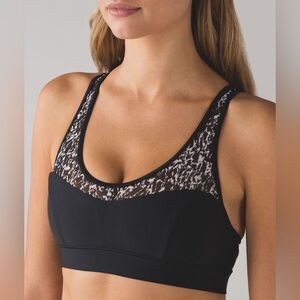 Lululemon Workout to water top/ Ice Breaker White Black / Black, Size 2